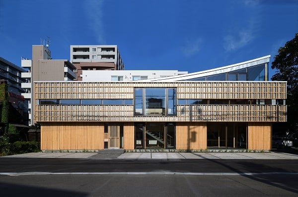 EAA Office Project, an architecture connected with the territory that uses local materials