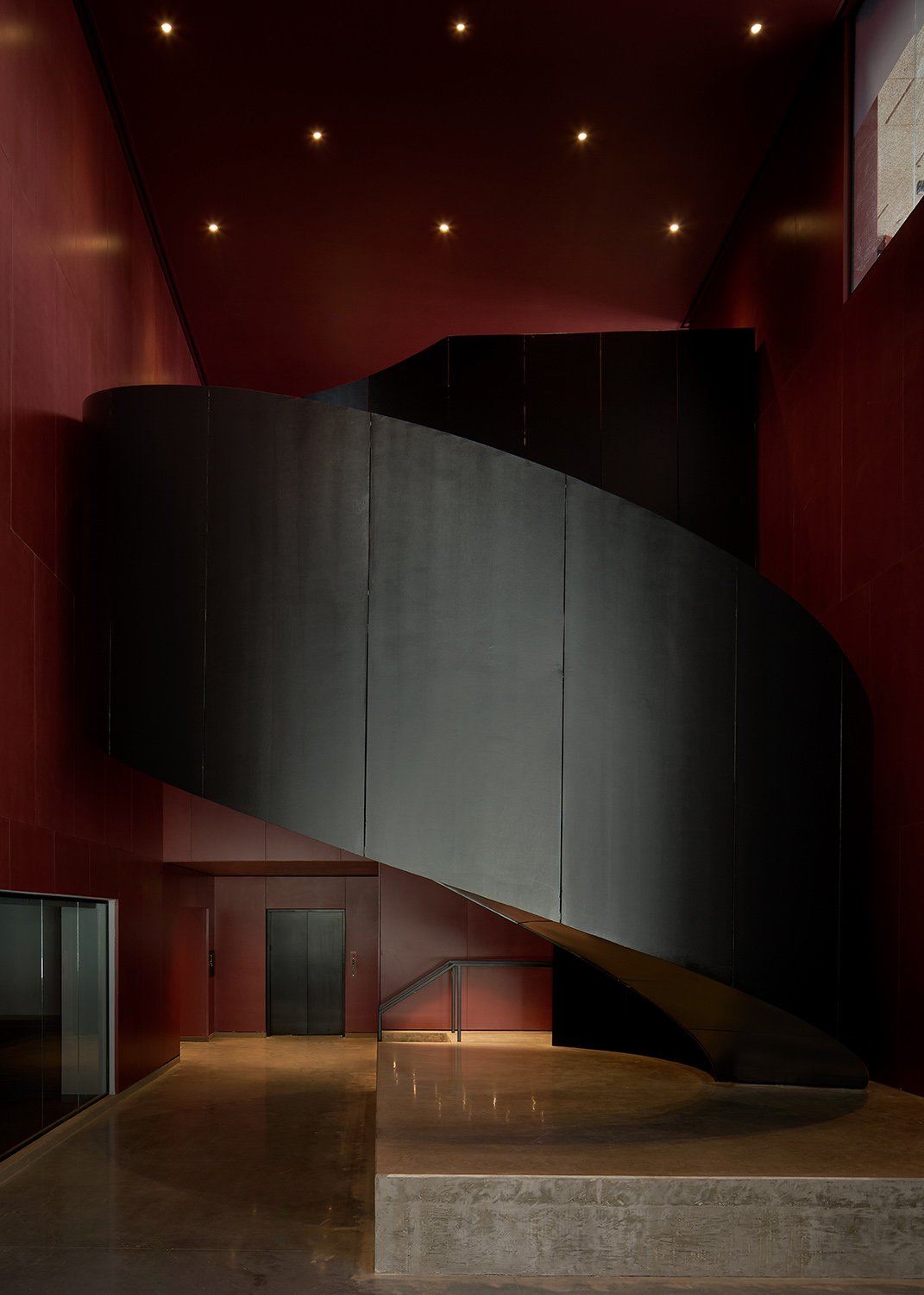 Sculptural central stair in the Events Center | Copyright Dror Baldinger