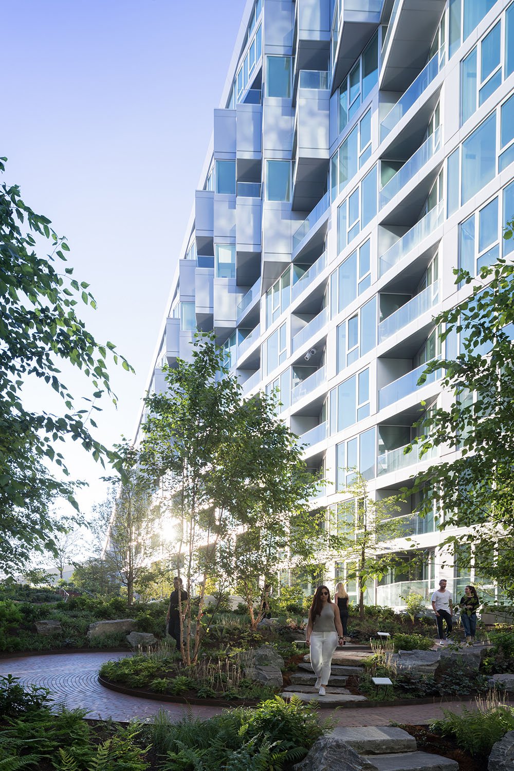 The courtyard draws programmatic inspiration from nearby Central Park | 