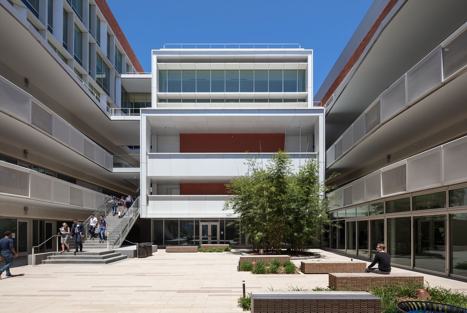 Geffen Hall, David Geffen School of Medicine, University of California | © David Lena