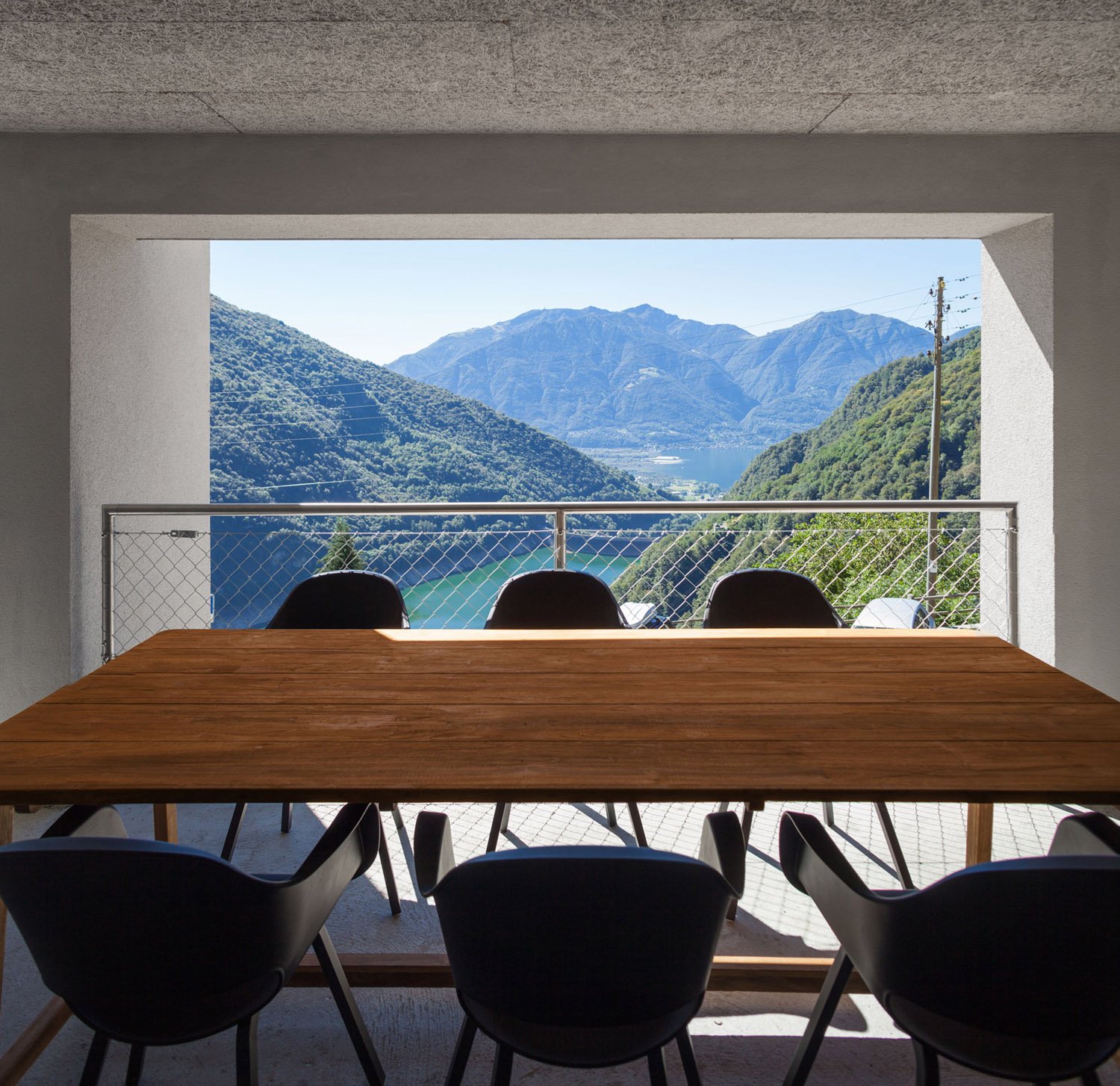 Open lower ground floor with view | Alexandre Zveiger, Lugano CH