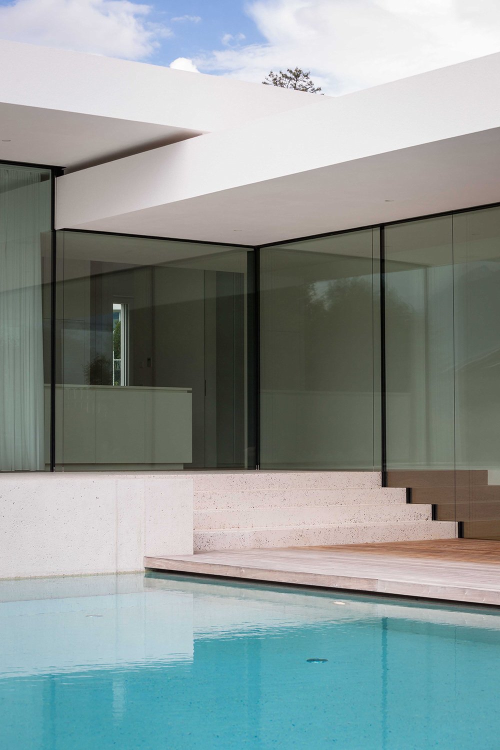 House T | 12