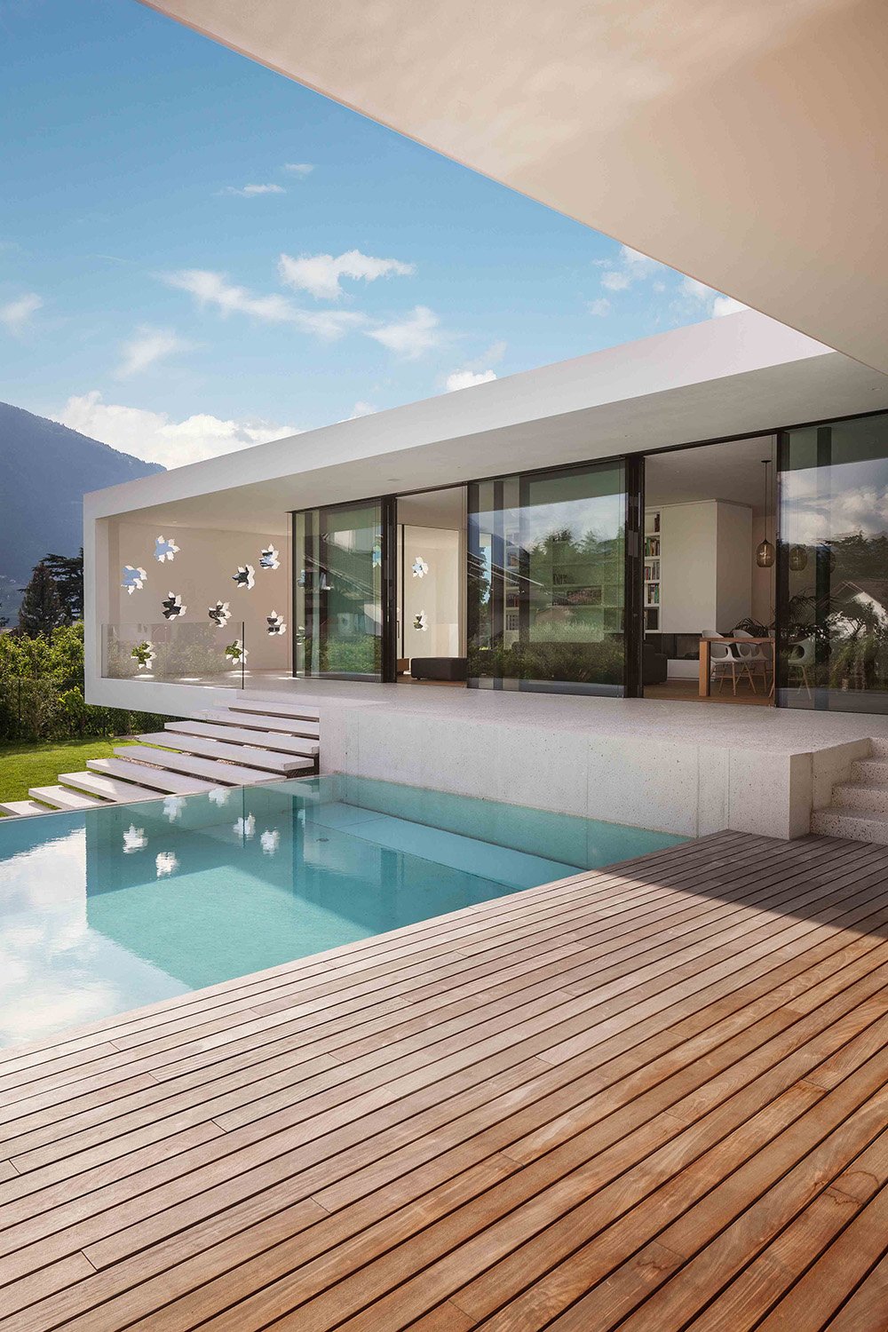 House T | 10