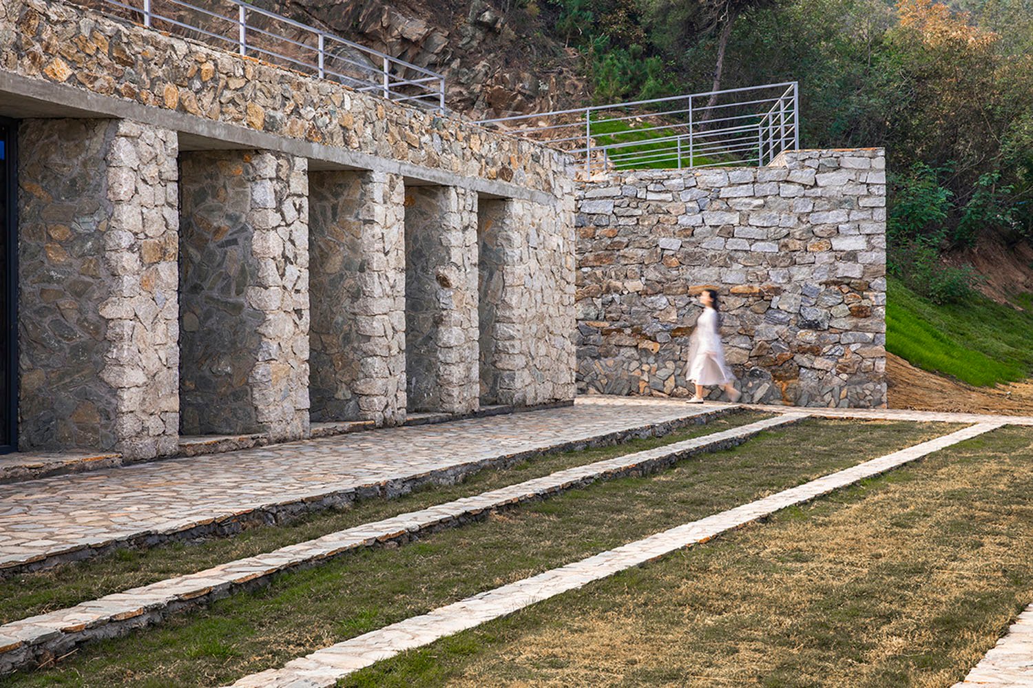 Building facade using local traditional stone-laying technique | JIn Weiqi