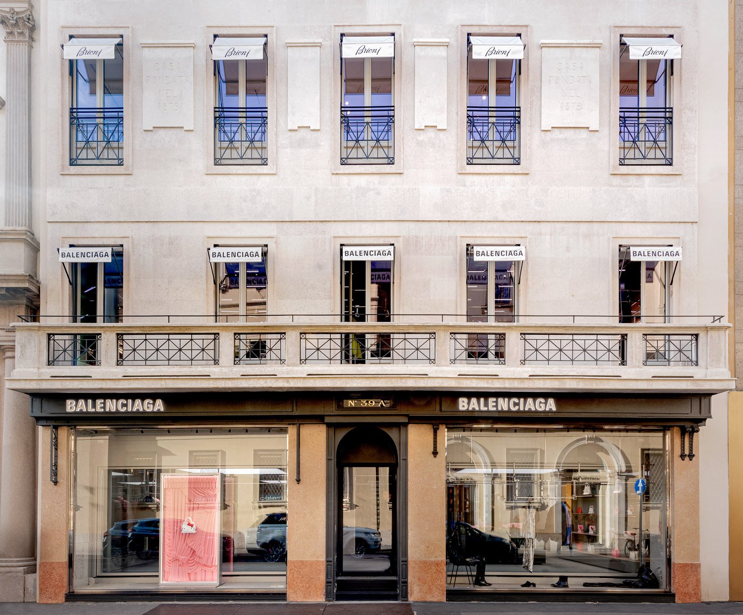Via Montenapoleone 23 | Saverio Lombardi Vallauri