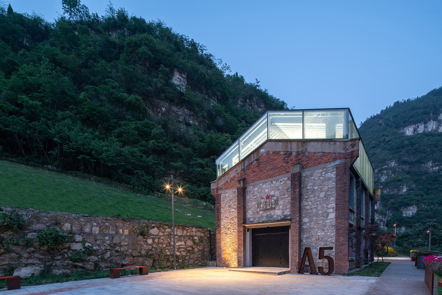 06 Auditorium transformed from boiler-house, with new and old elements coexisting | arch-inbetween