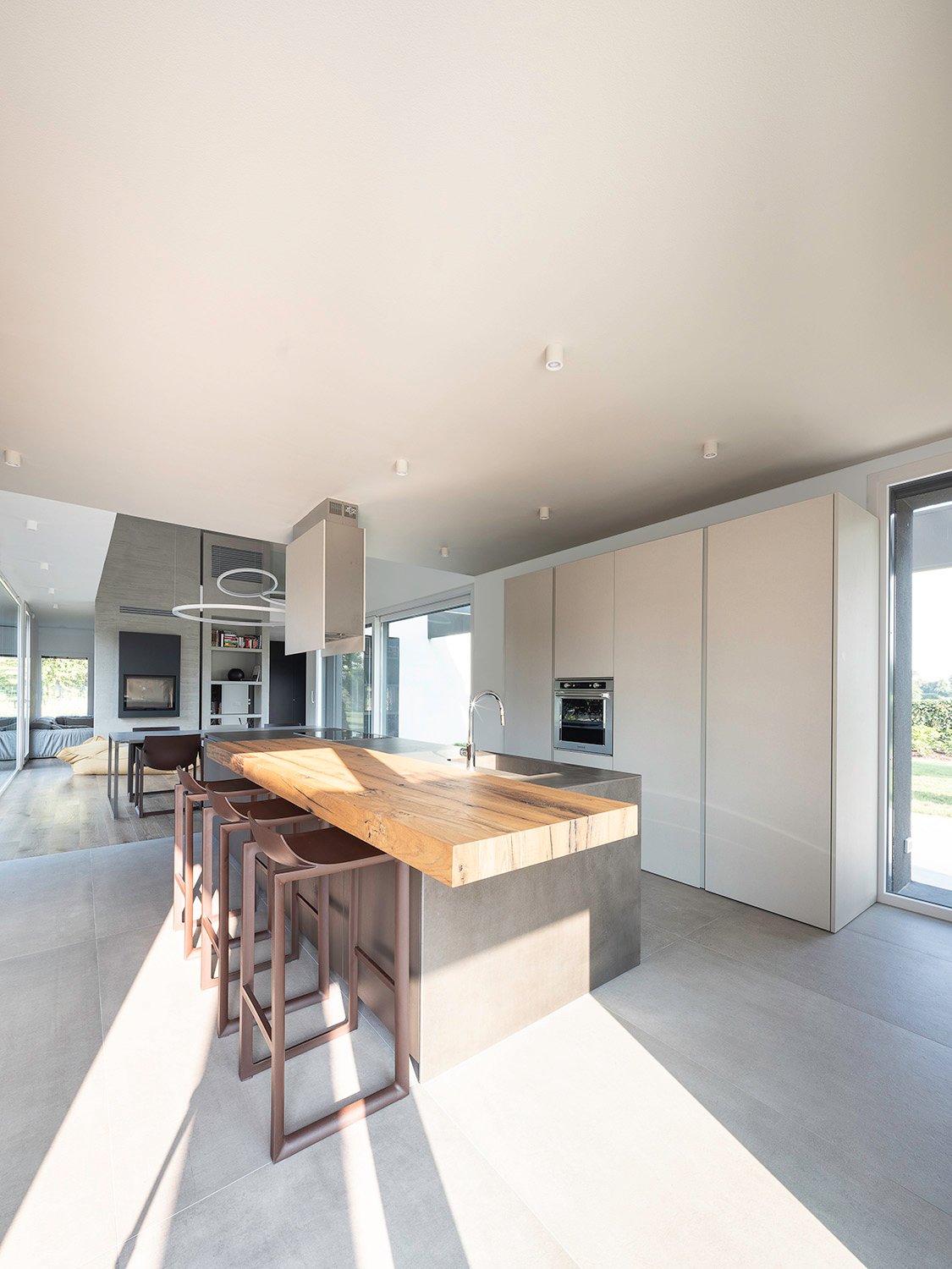 Indoor south west corner: Open Kitchen | Filippo Poli Photography