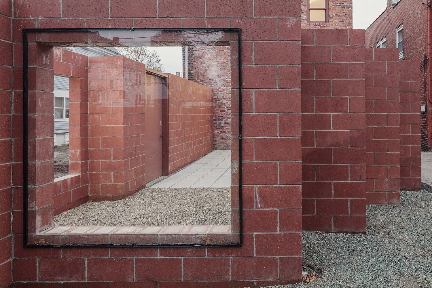 zig zag line captures the erratic movement of cats | Florian Holzherr