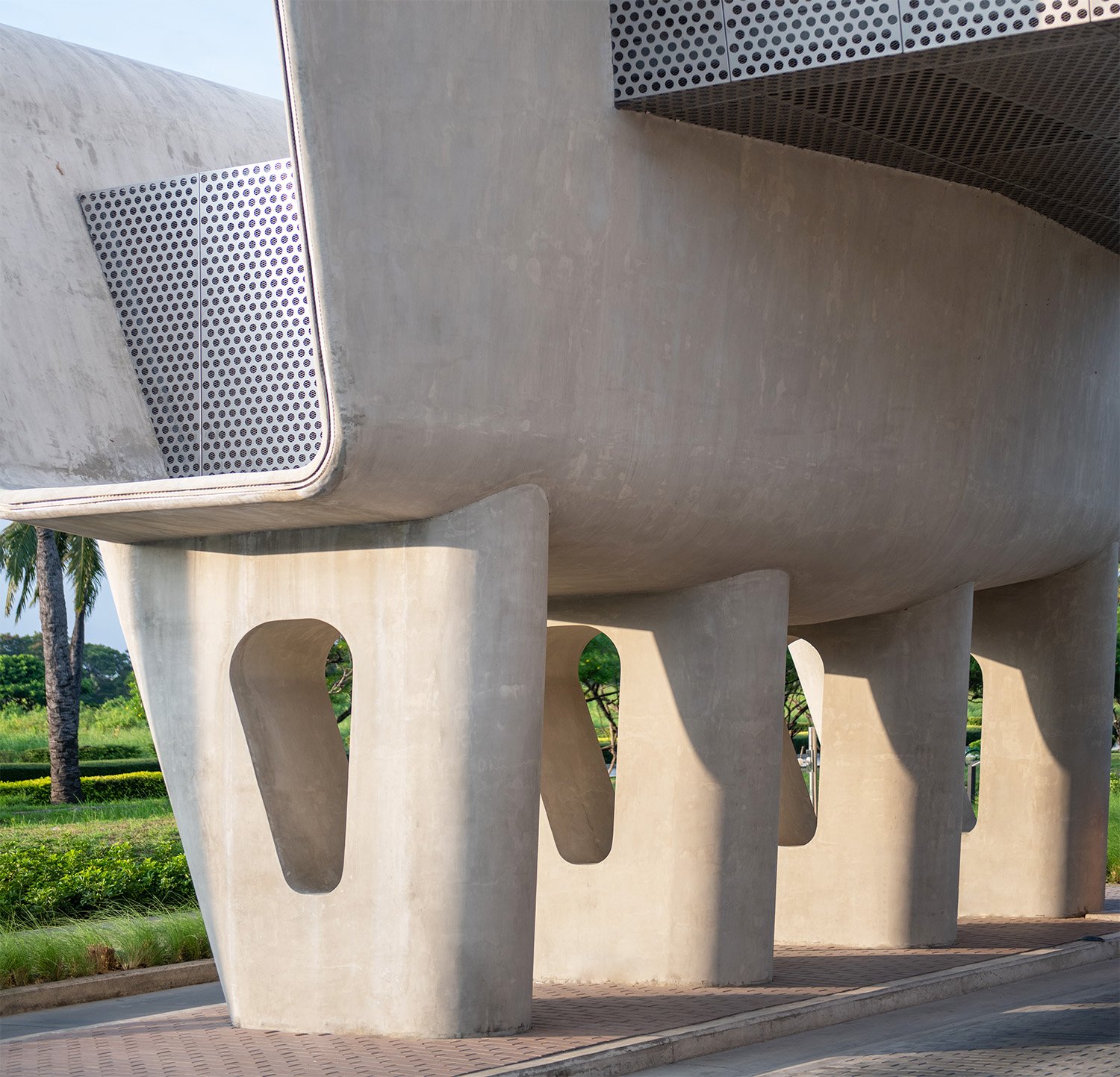 Partial close-up view of the structural base, showcasing solids and voids, light and shadow. | Weerapon Singnoi