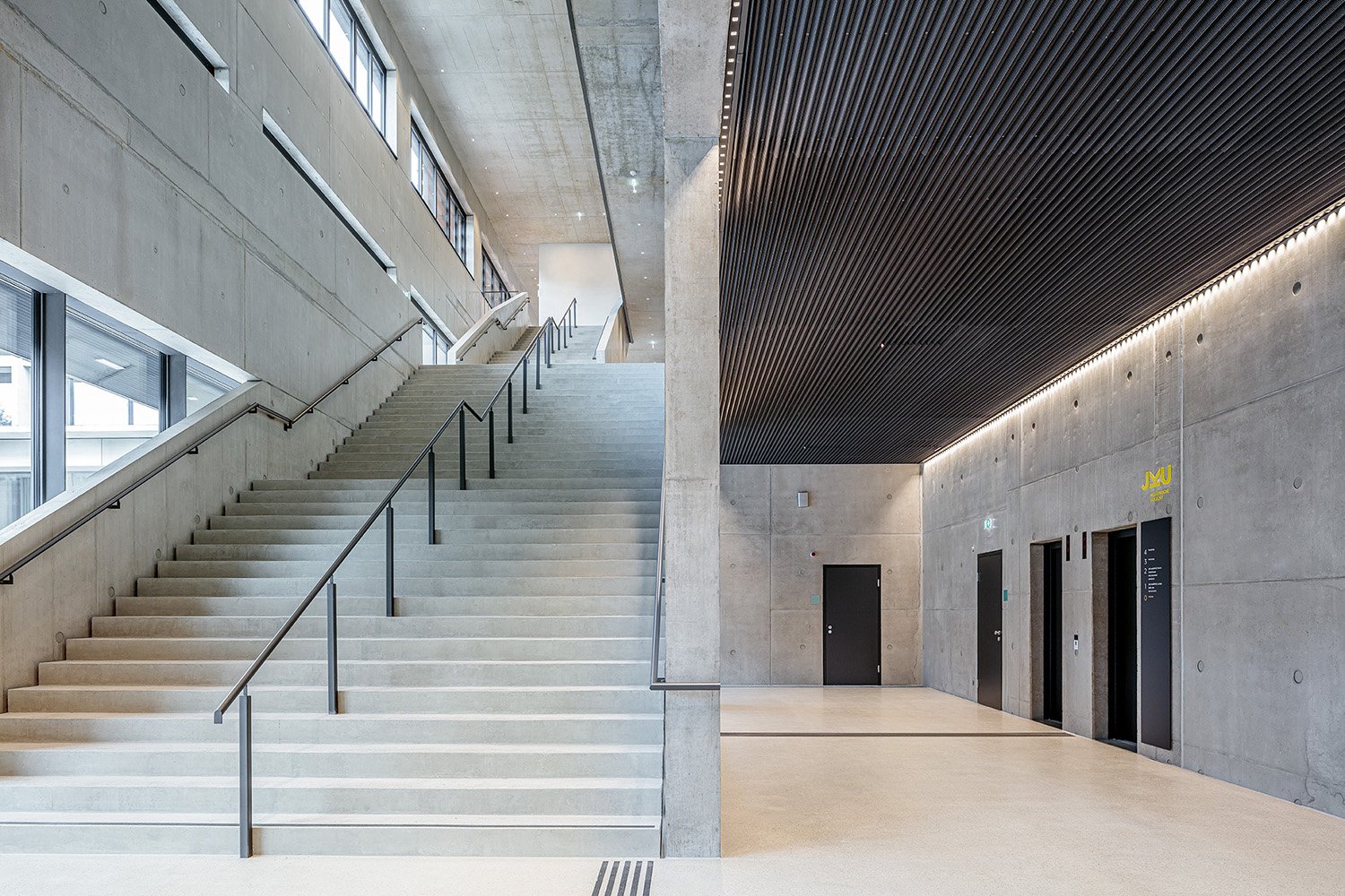 research building_main staircase | Martin Steinkellner