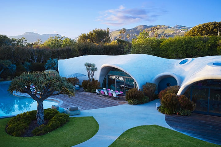 entry and pool | Binishells