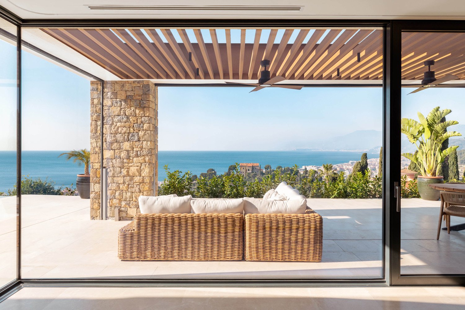 The conjunction with the nature offering impressive views over sea and mountains and the exposition towards the sun with internal courtyards were key elements for the design and the arrangement of the spaces | Anna Positano