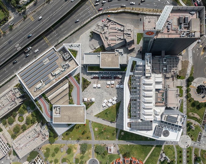Aerial view of the new core of campus refined by the CIT and the Wellness Center buildings and plaza | Renzo Rebagliati
