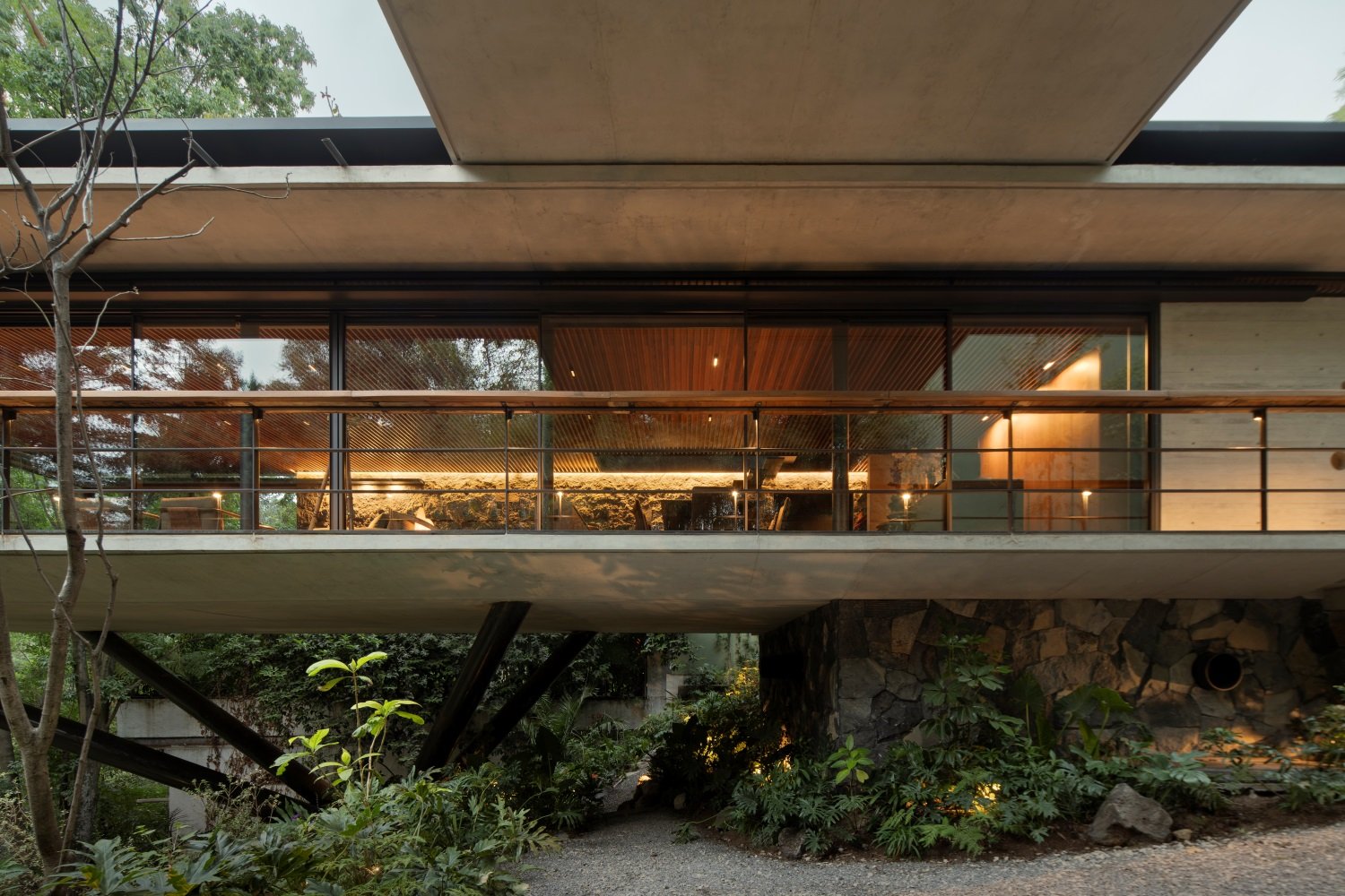 ITAMBE HOUSE | CESAR BELIO