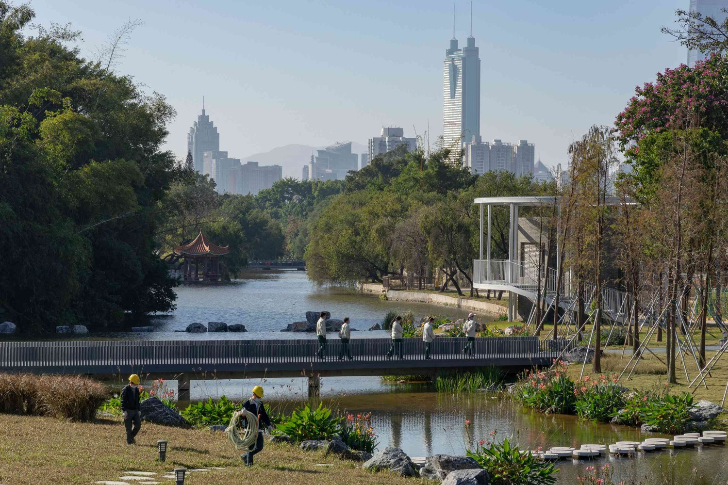 Combination of park and underground water purification plant in a high-density urban center | Photographer: Zhang Chao