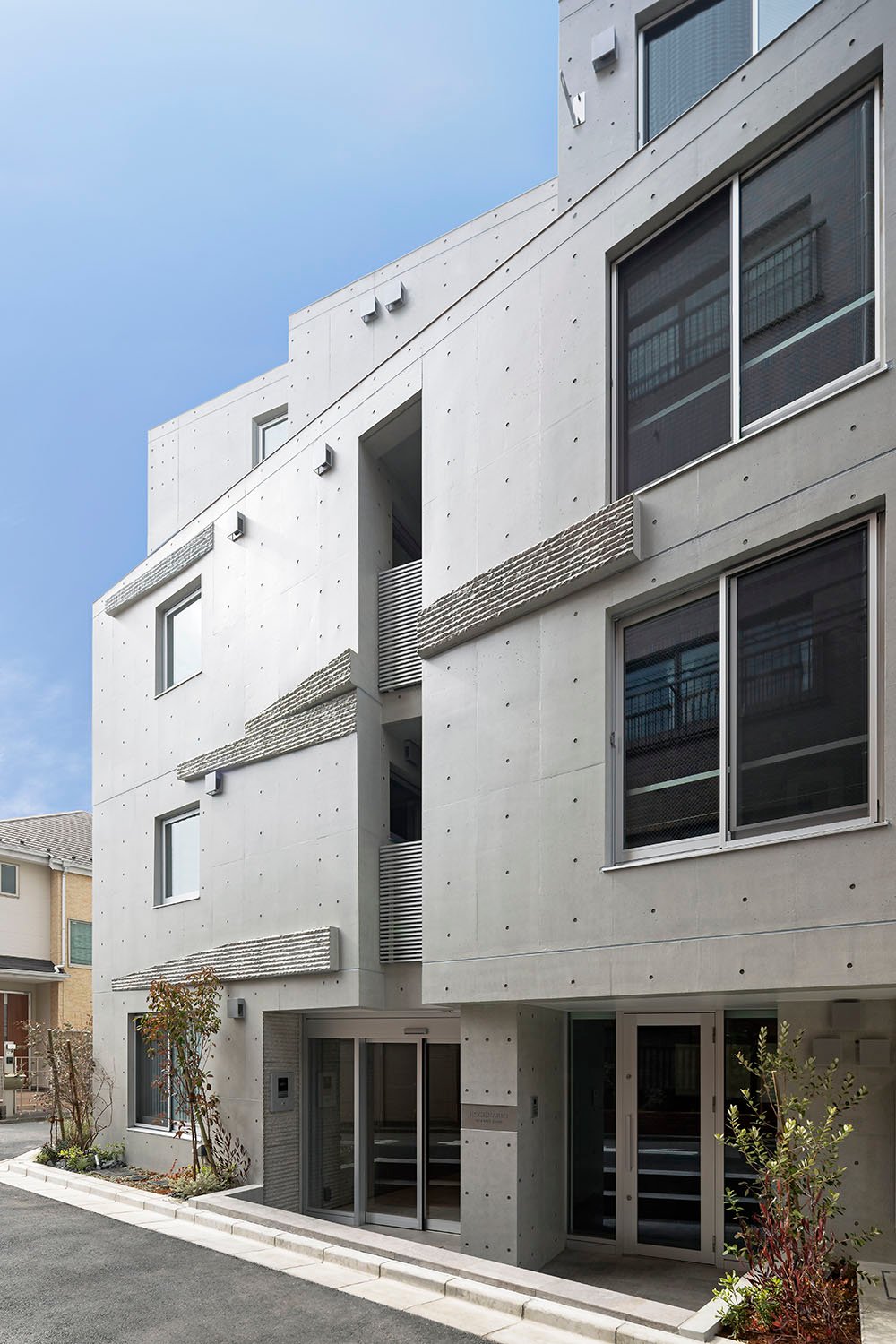 EXTERIOR | BAUHAUS NEO