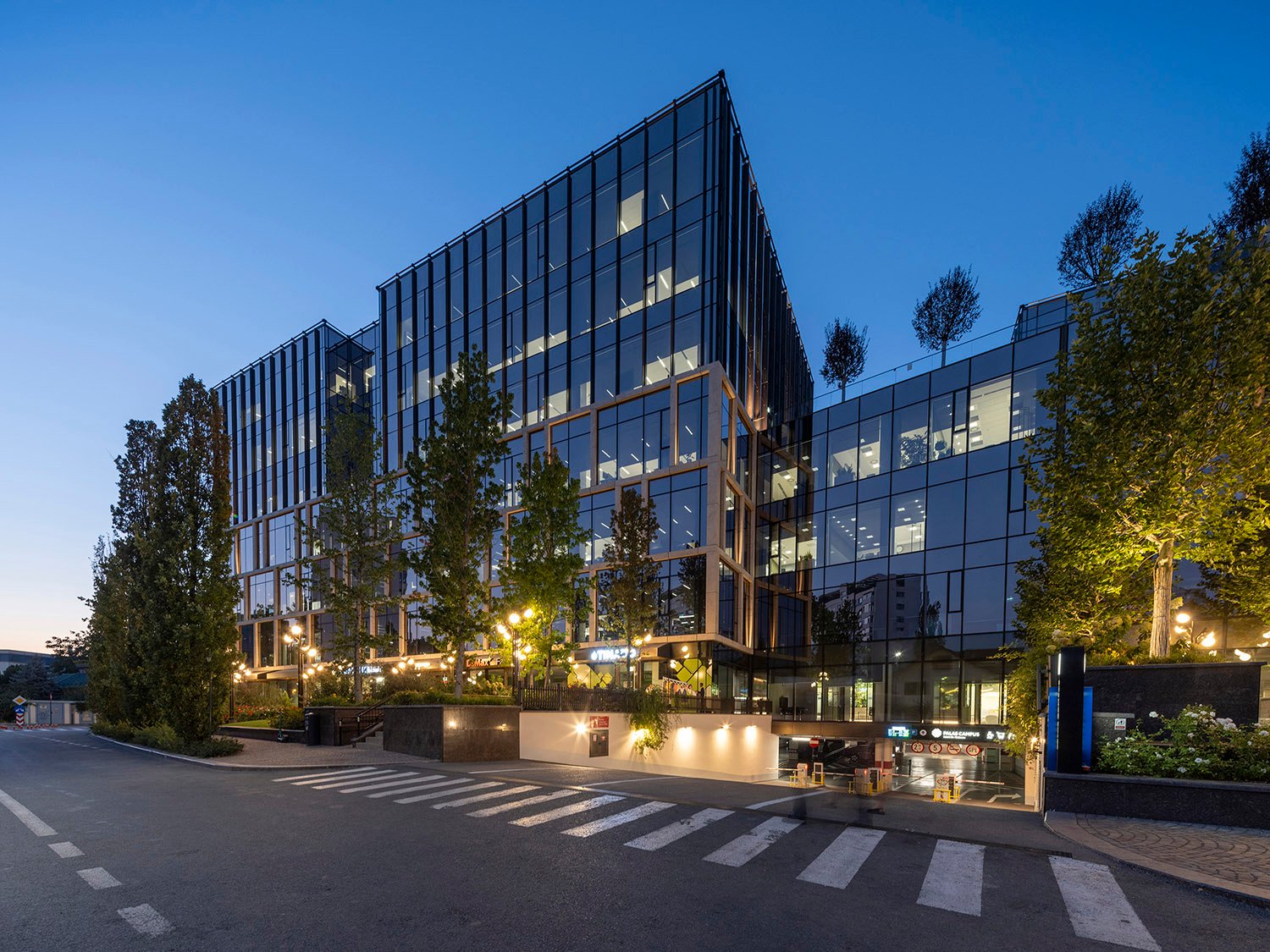 palas campus at night | emre dorter