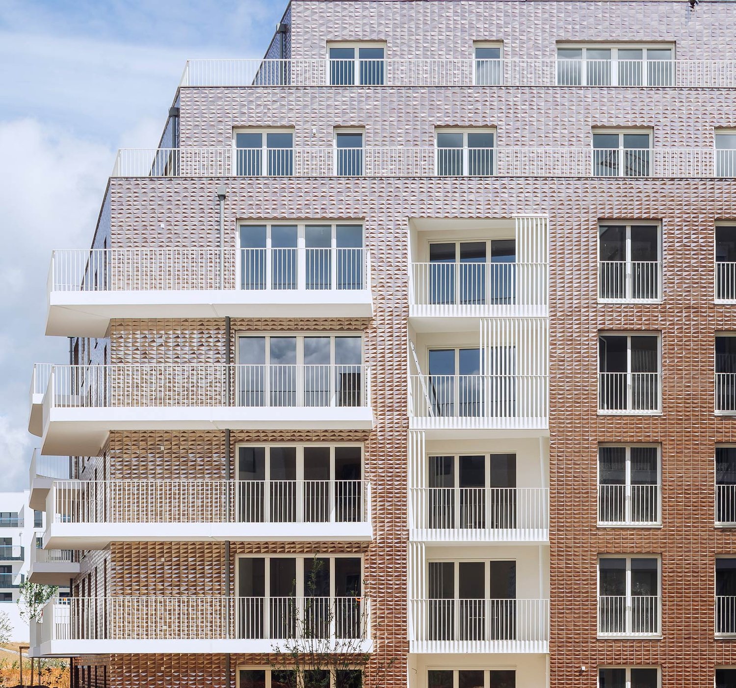 The building with ceramic facades | ©Stefano Anzini