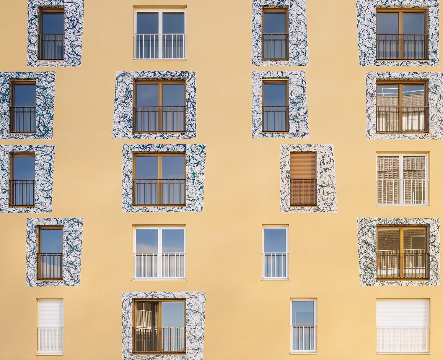 The ceramic windows frames by Artist Danilo Trogu | ©Stefano Anzini
