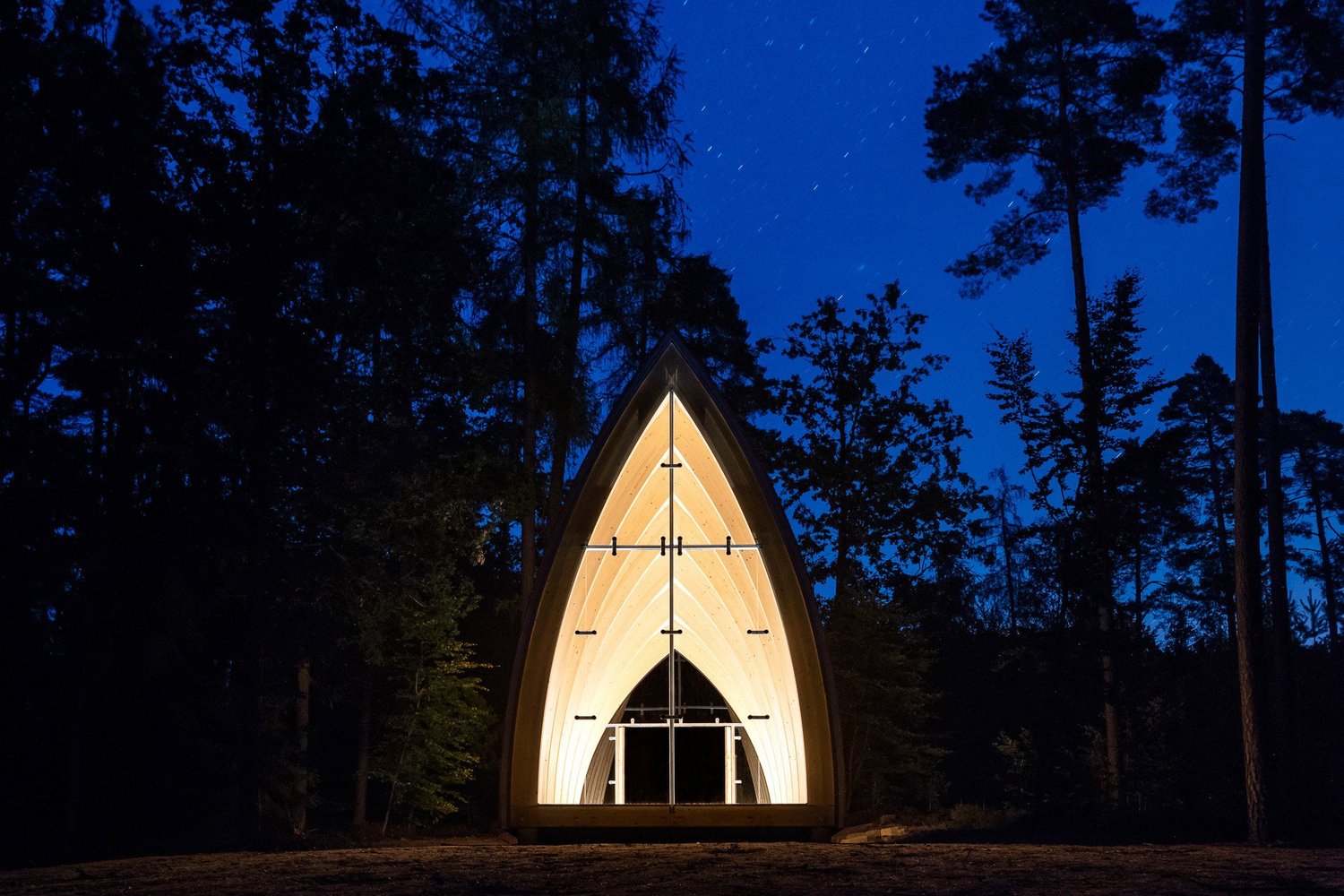 Chapel Ruhewald Schloss Tambach by Sacher.Locicero.Architects | © Sebastian Kolm courtesy Sacher.Locicero.Architects