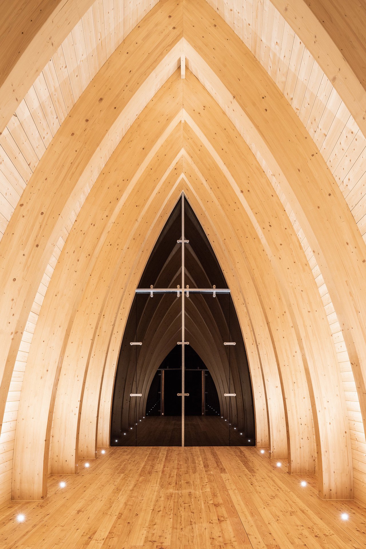 Chapel Ruhewald Schloss Tambach by Sacher.Locicero.Architects | © Sebastian Kolm courtesy Sacher.Locicero.Architects