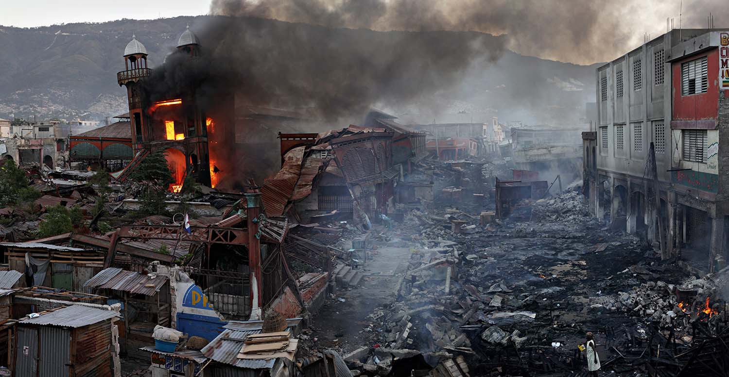 Iron Market, Port-au-Prince, Haiti | Incendio dell’edificio durante il terremoto del 2010