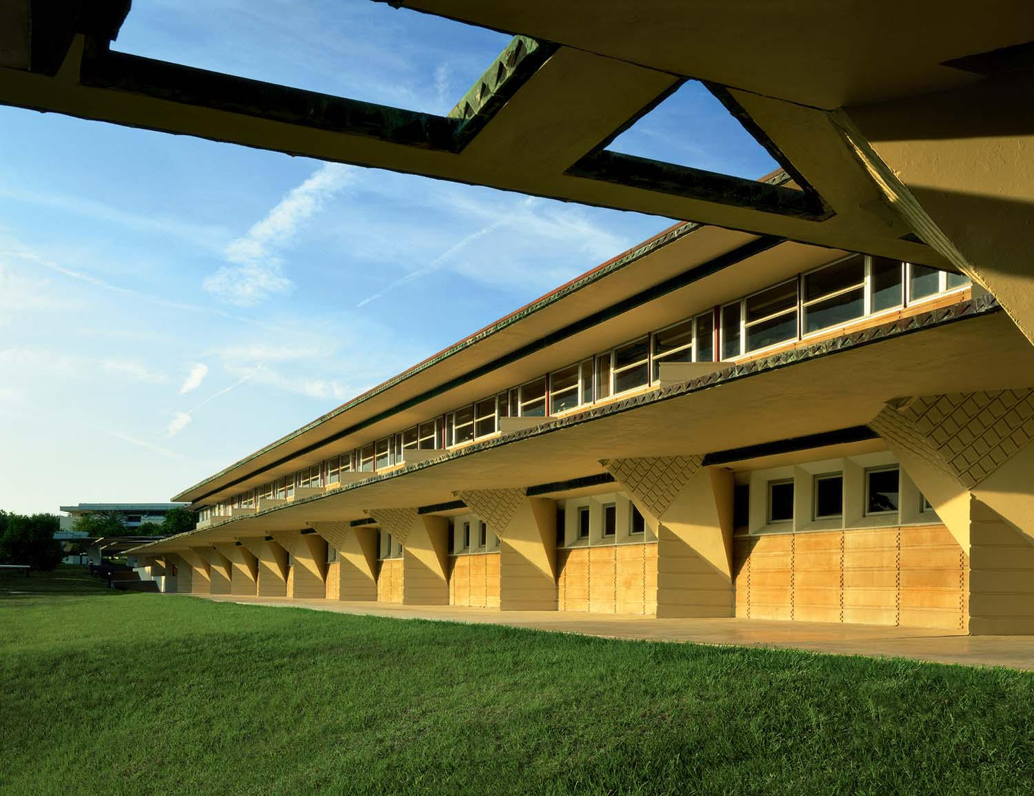 © Luntz Prebor Fowler | Polk County Science Building at Florida Southern College, John McAslan + Partners with Arup, Lakeland, Florida, USA, 2001