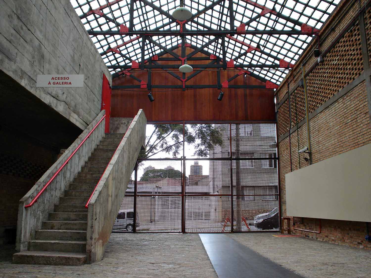 SESC (Serviço Social do Comércio) Pompéia, Lina Bo Bardi, centro culturale multifunzionale, San Paolo, Brasile, 1977. | Foto di Paulisson Miura, CC BY 2.0