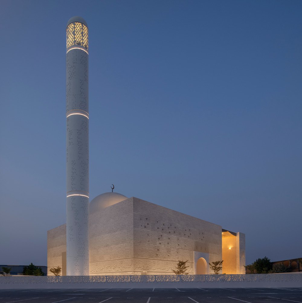 Mosque of the Late Mohamed Abdulkhaliq Gargash | © Gerry O’Leary, courtesy of Dabbagh Architects - Dabbagh Architects
