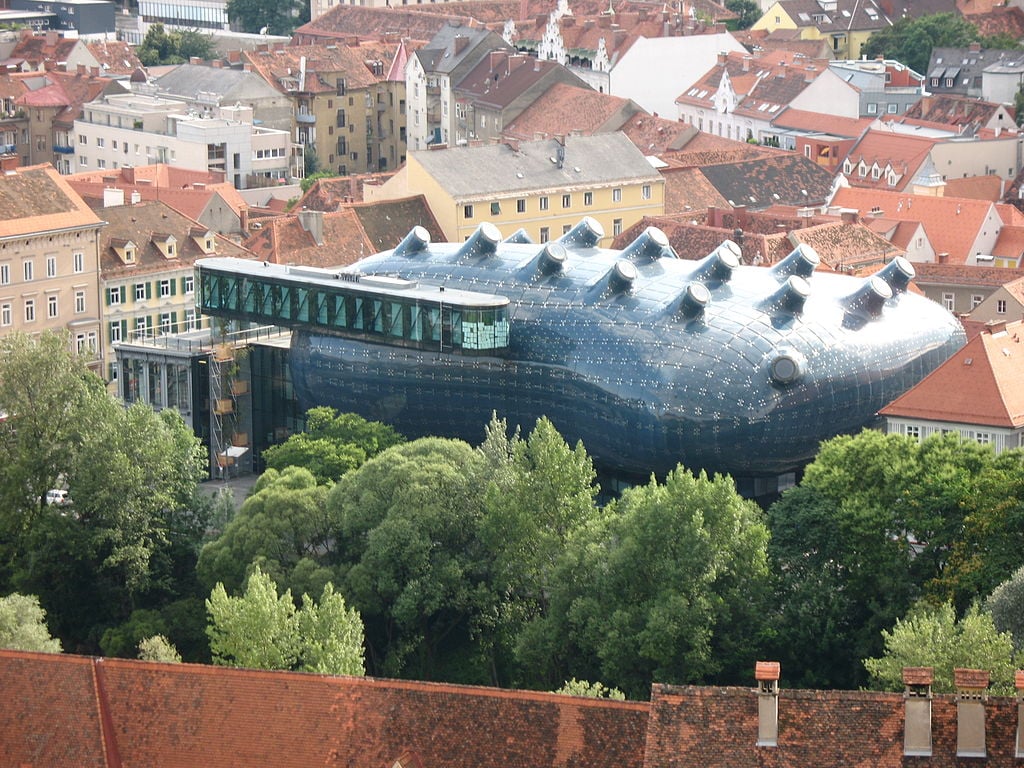 Kunsthaus Graz - Peter Cook and Colin Fournier | Photo by Andrew Bossi / Wikimedia Commons, License CC Attribution-ShareAlike 2.5 Generic (CC BY-SA 2.5)