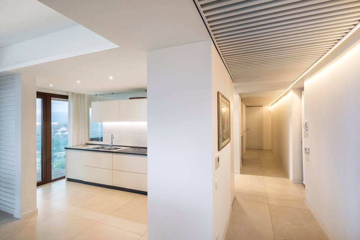 Private villa with olive grove - Kitchen © Sergio Grazia, courtesy of AGLarchitects