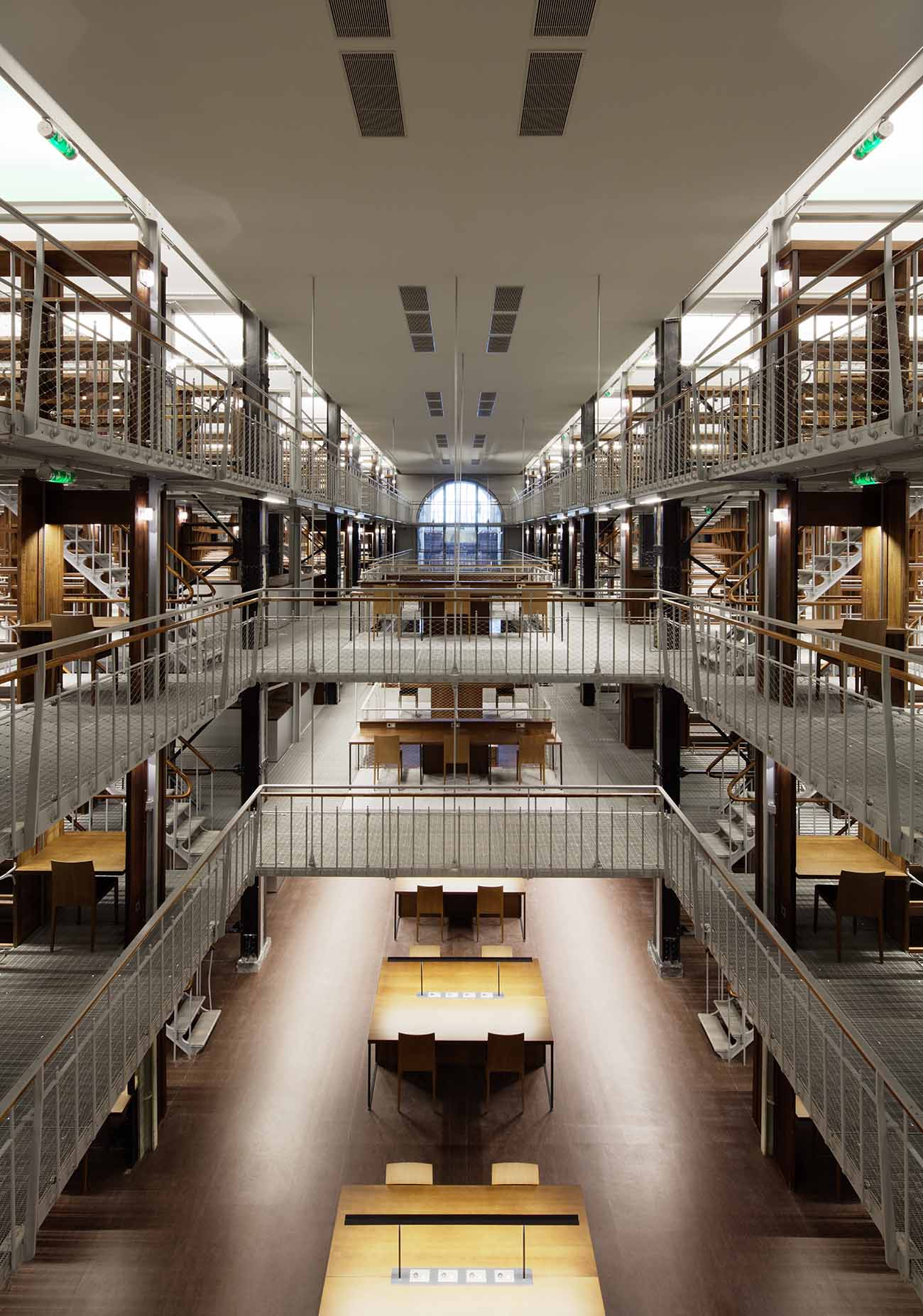 Bibliothèque nationale de France (BnF), Bruno Gaudin Architectes & Virginie Brégal | ©Takuji Shimmura, courtesy of Bruno Gaudin Architectes