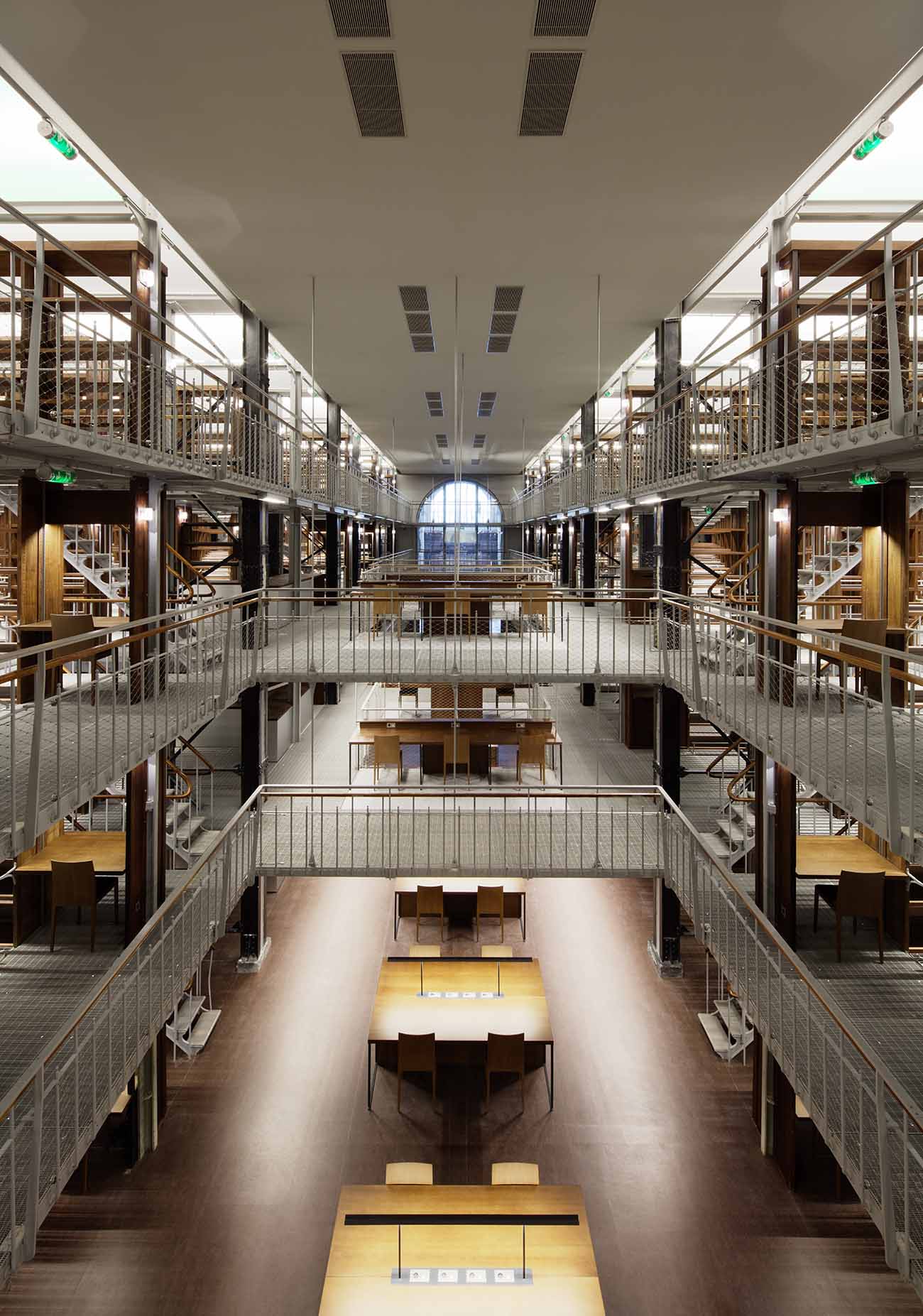 Bibliothèque nationale de France (BnF), Bruno Gaudin Architectes & Virginie Brégal | ©Takuji Shimmura, courtesy of Bruno Gaudin Architectes