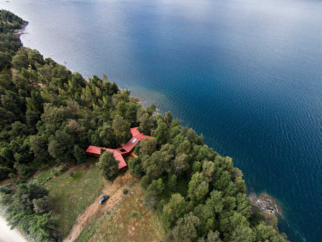 2Y House, Colico, Chile, 2013 | © Felipe Díaz Contardo courtesy Sebastián Irarrázaval Arquitectos