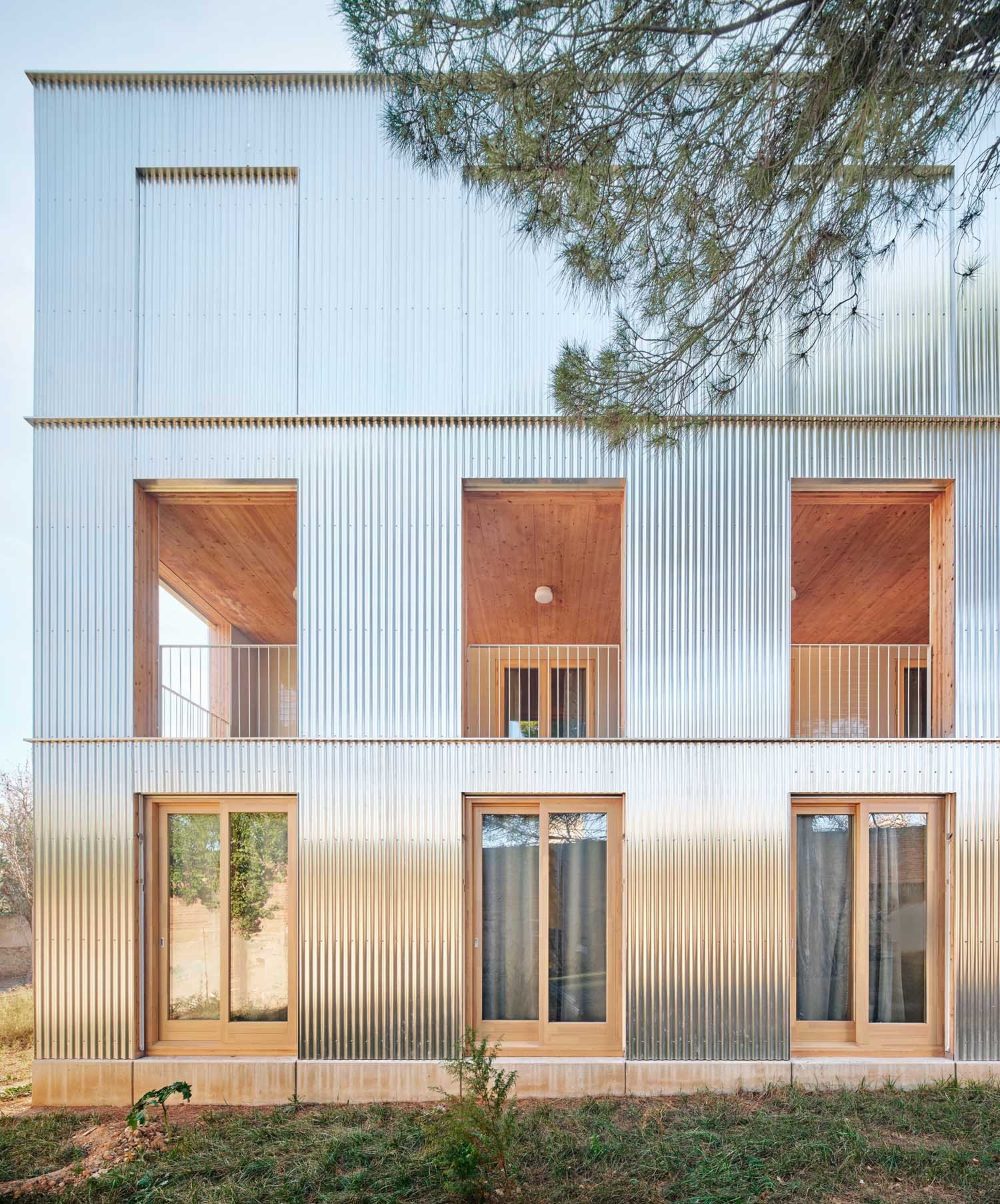 Hospitality centre for homeless women - VIVAS Arquitectos | ©José Hevia, courtesy of VIVAS Arquitectos