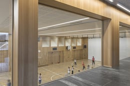 Mezzanine level of the foyer, looking into the gym | Oliver Jaist