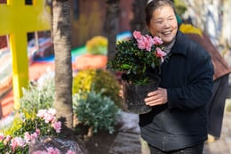 Community-based processes and participatory engagement between middle school students and local residents during the planting of the new greenery. The public space become place of social interaction | 