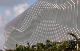 Hurricane-resistant connections and projectile resistant glazing on the exterior façade establish a strong and stable building envelope. | © Robin Hill