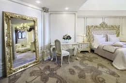 Master bedroom_Gold | Alberto Petrò
