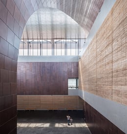 Rammed earth wall in central hall | Zhu Handong
