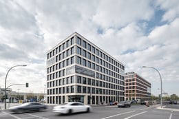 Streetview Solitaire EDGE Suedkreuz Berlin | Ilya Ivanov / TCHOBAN VOSS Architekten