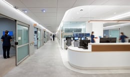 The main arrival spaces are bright, warm and welcoming, with daylight and views that orient the user. | Dan Schwalm / Foster + Partners