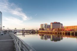 View from across the Schuylkill River, looking at the Pavilion at the Hospital of the University of Pennsylvania. | Nigel Young / Foster + Partners
