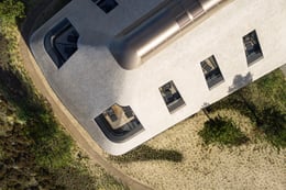 The two top floors provide space for 55 guest rooms. | Ingenhoven associates/HGEsch