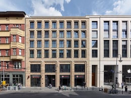 House 45 stands out from the others thanks to its façade of light-coloured clinker brick. | Stefan Mueller