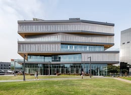 South elevation of the Innovation Center as seen from the central quad of campus | Renzo Rebagliati