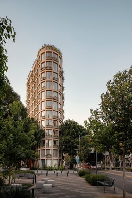 The building and the plaza | César Bejar