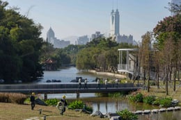 Combination of park and underground water purification plant in a high-density urban center | Photographer: Zhang Chao