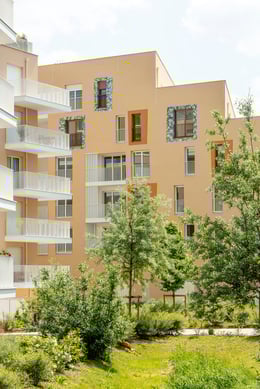 The complex view and the gardens | @Luc Boegly
