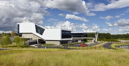 Quartier generale ed Experience Center Porsche, HOK